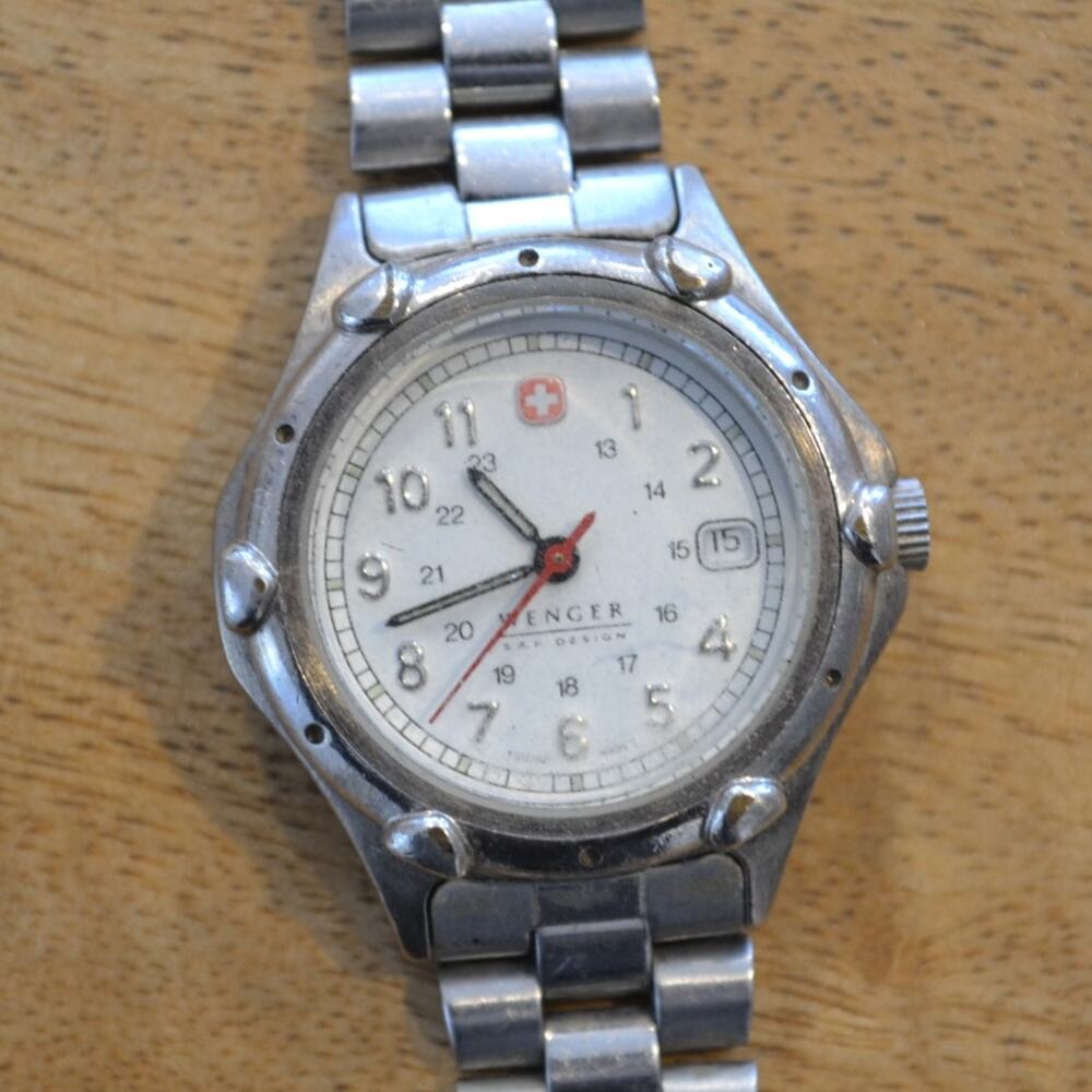 Wenger SAK Design Watch Women 29mm White Dial Steel Date Round